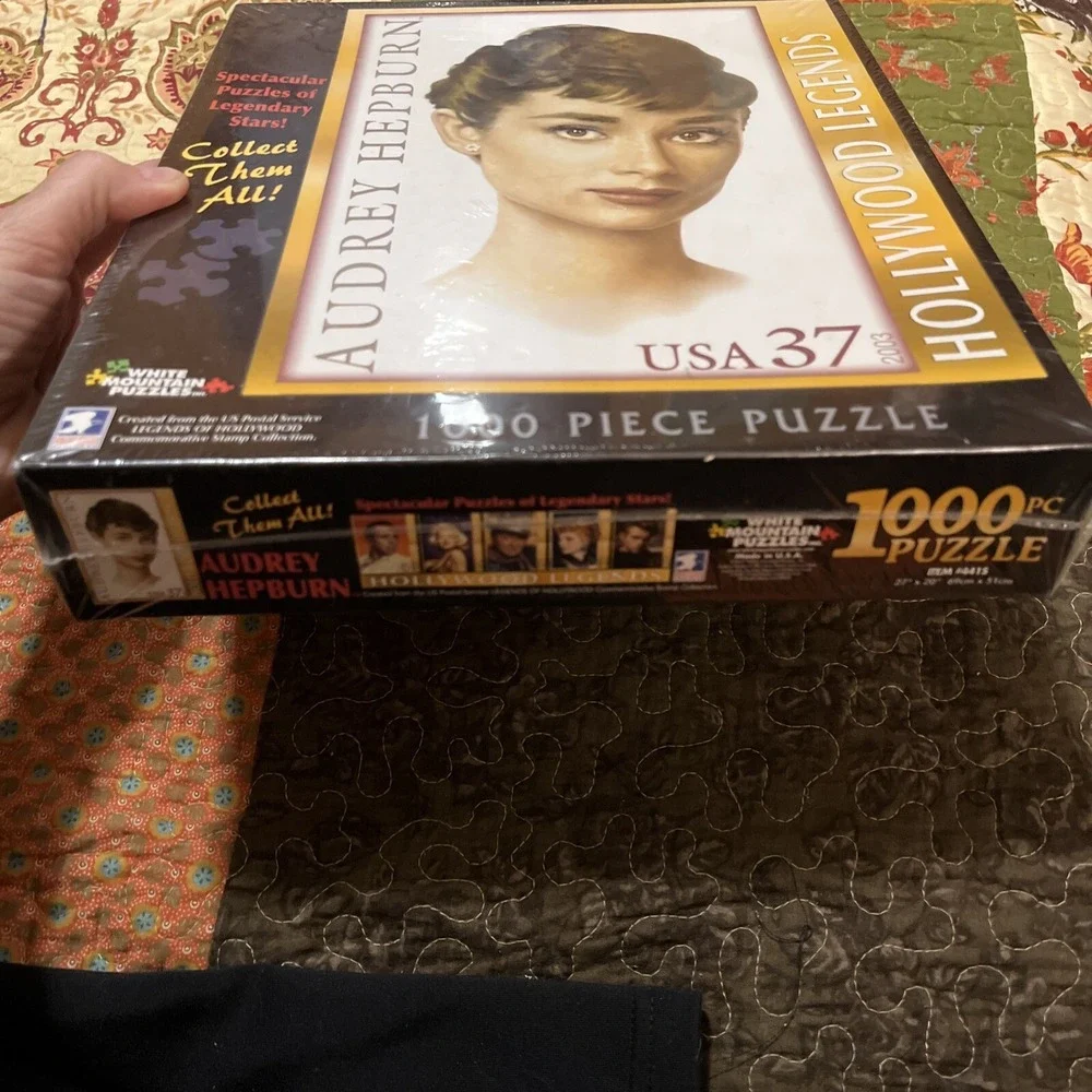 White‎ Mountain Puzzles Audrey Hepburn Postage Stamp 1000 Piece Puzzle 27